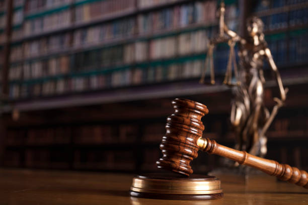 Faire appel à un avocat pour vous défendre lors d’un litige