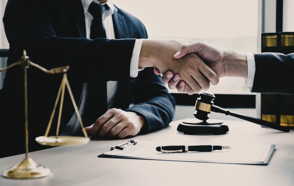 Les aspects juridiques incontournables de la reprise d'entreprise
