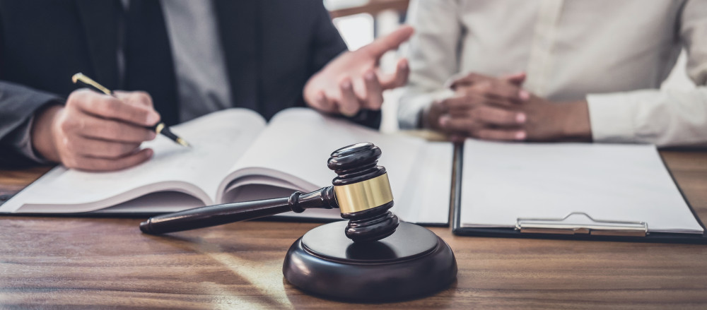 Cabinet juridique ou avocat : le choix d'un accompagnement professionnel adapté